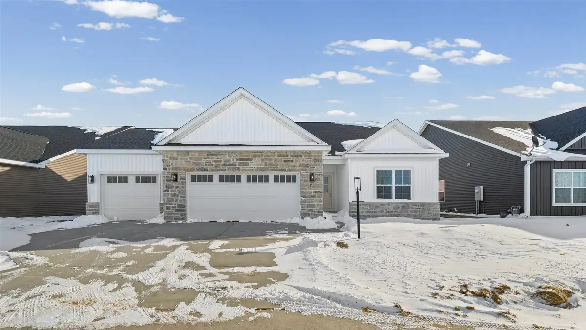 3904 Bay Circle, Champaign, IL 61822 - Image #1