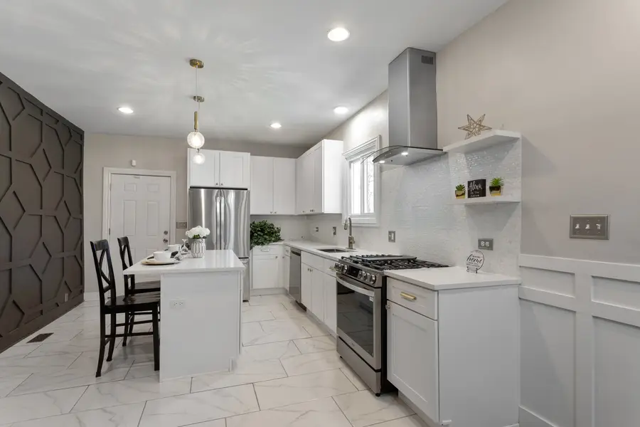 7700 S Paxton Avenue, Chicago, IL 60649 - #2
