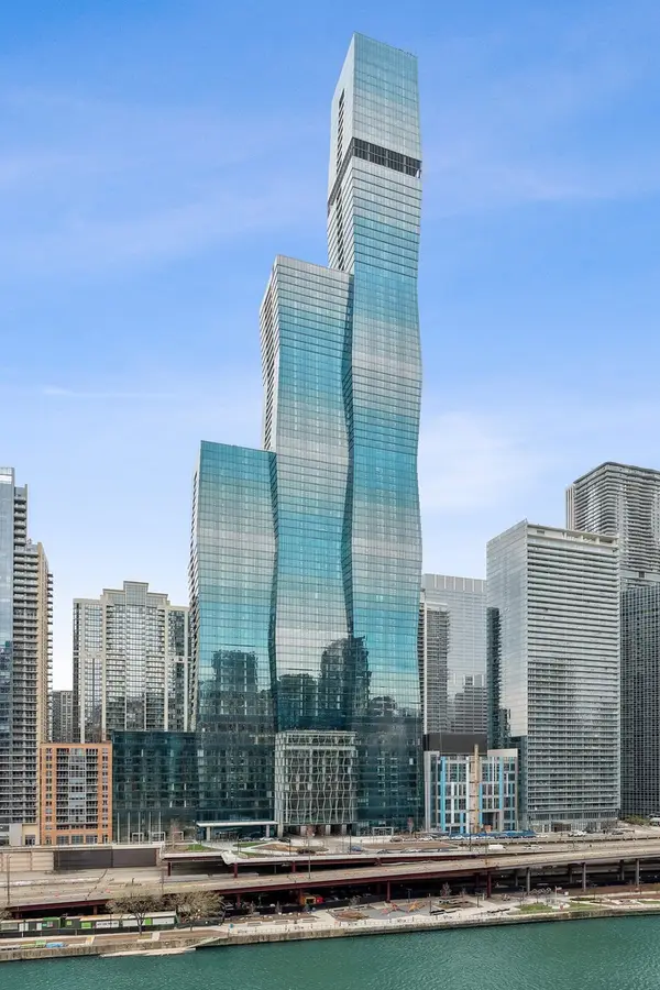 363 E Wacker Drive #1906, Chicago, IL 60601