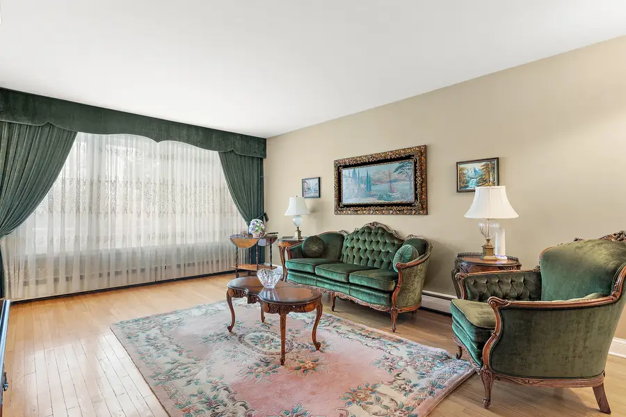 4211 W Devon Avenue, Chicago, IL 60646 - Image #3