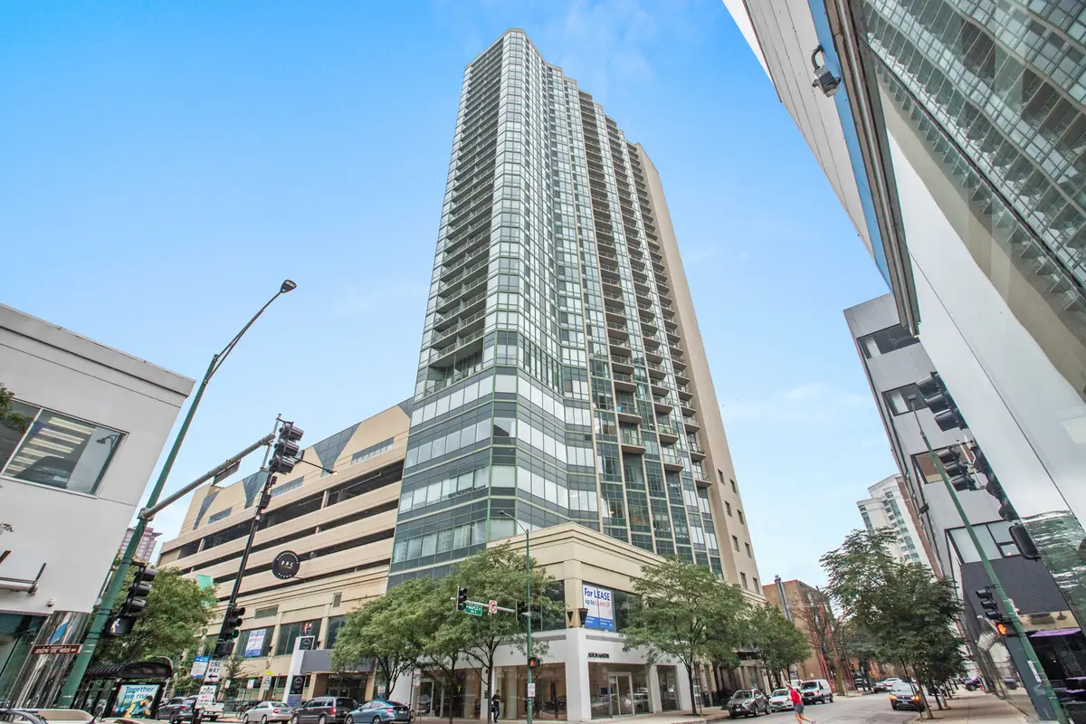 111 W Maple Street #2210, Chicago, IL 60610 - Image #1