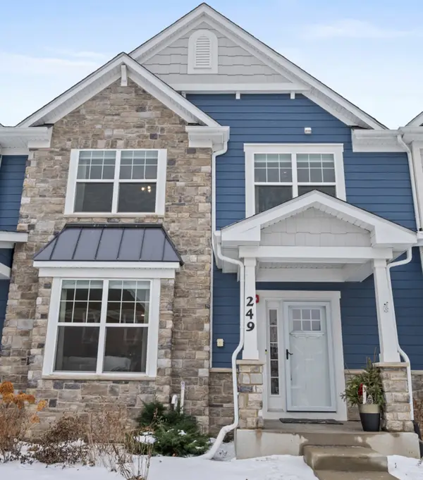 249 Hoffmann Drive, Buffalo Grove, IL 60089