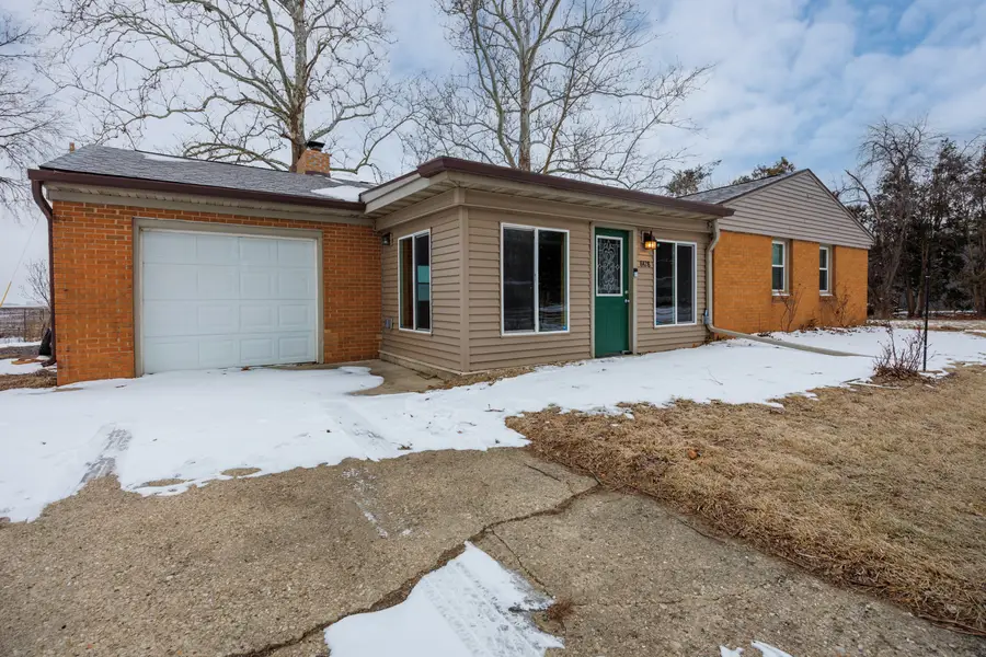 8428 N Shirlane Street, Shirley, IL 61772 - #3