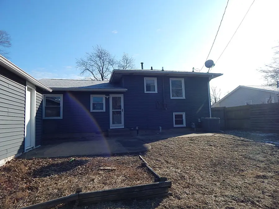 3302 Greenbrier Drive, Bettendorf, IA 52722 - #2