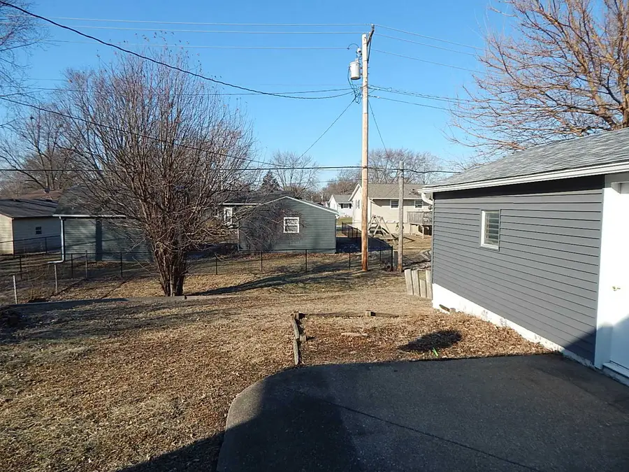 3302 Greenbrier Drive, Bettendorf, IA 52722 - #3