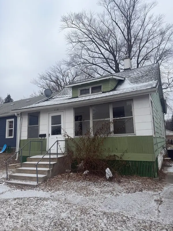 118 4th Street, Silvis, IL 61282