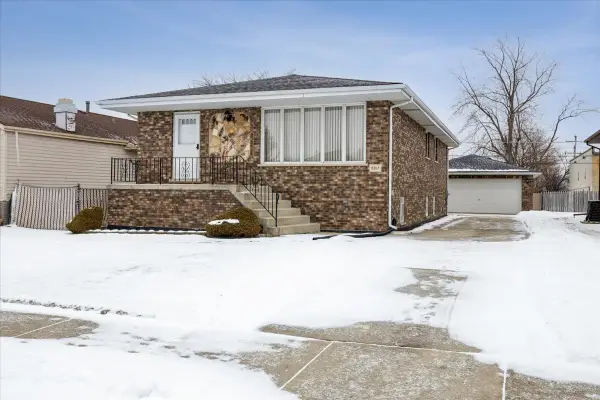 8307 S 77th Court, Bridgeview, IL 60455