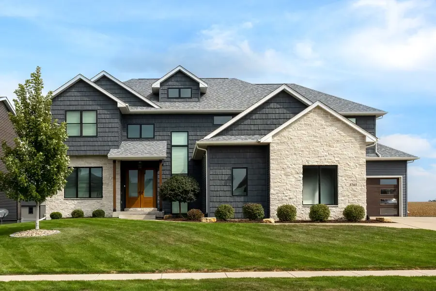 5765 Pigeon Creek Road, Bettendorf, IA 52722 - #2