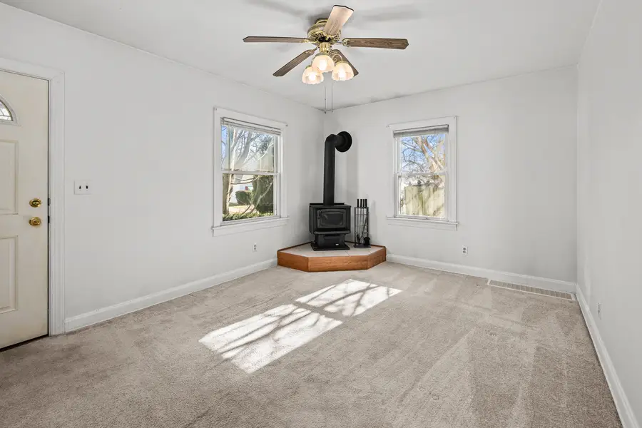 2618 Esplanade Avenue, Davenport, IA 52803 - Image #2