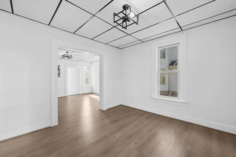 1507 W 8 Street, Davenport, IA 52802 - #3