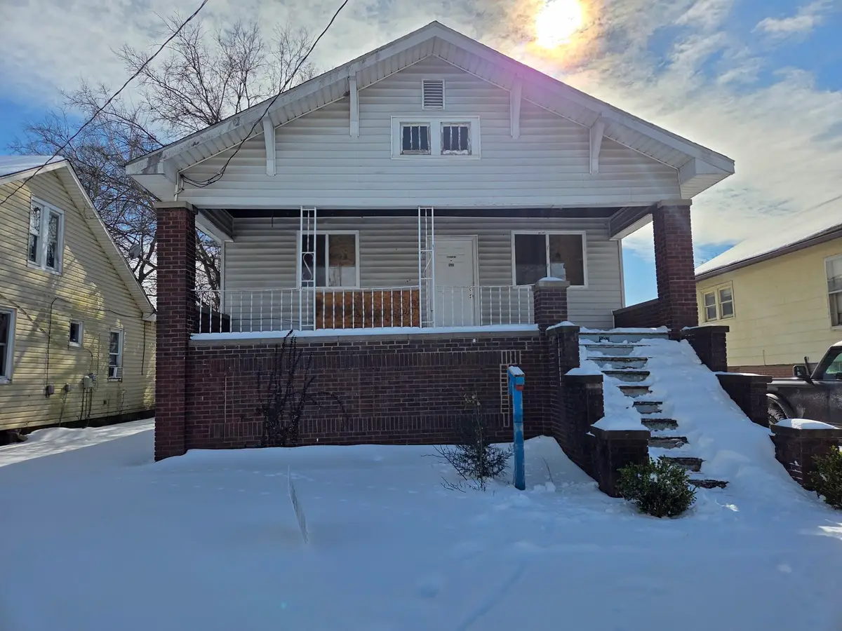 207 E Dayton Street, Harrisburg, IL 62946 - Image #1