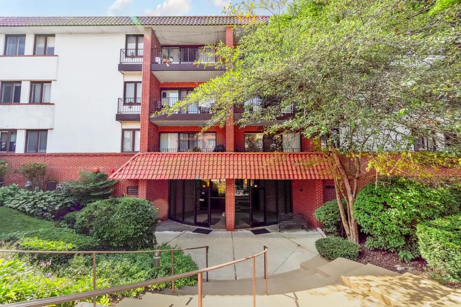 2046 Saint Johns Avenue #3E, Highland Park, IL 60035 - #2