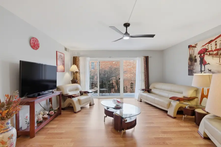 2046 Saint Johns Avenue #3E, Highland Park, IL 60035 - #3