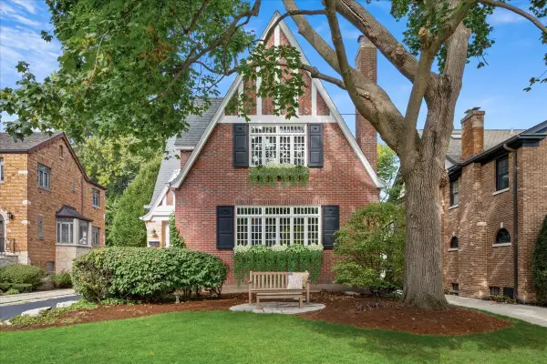 737 Maclean Avenue, Kenilworth, IL 60043