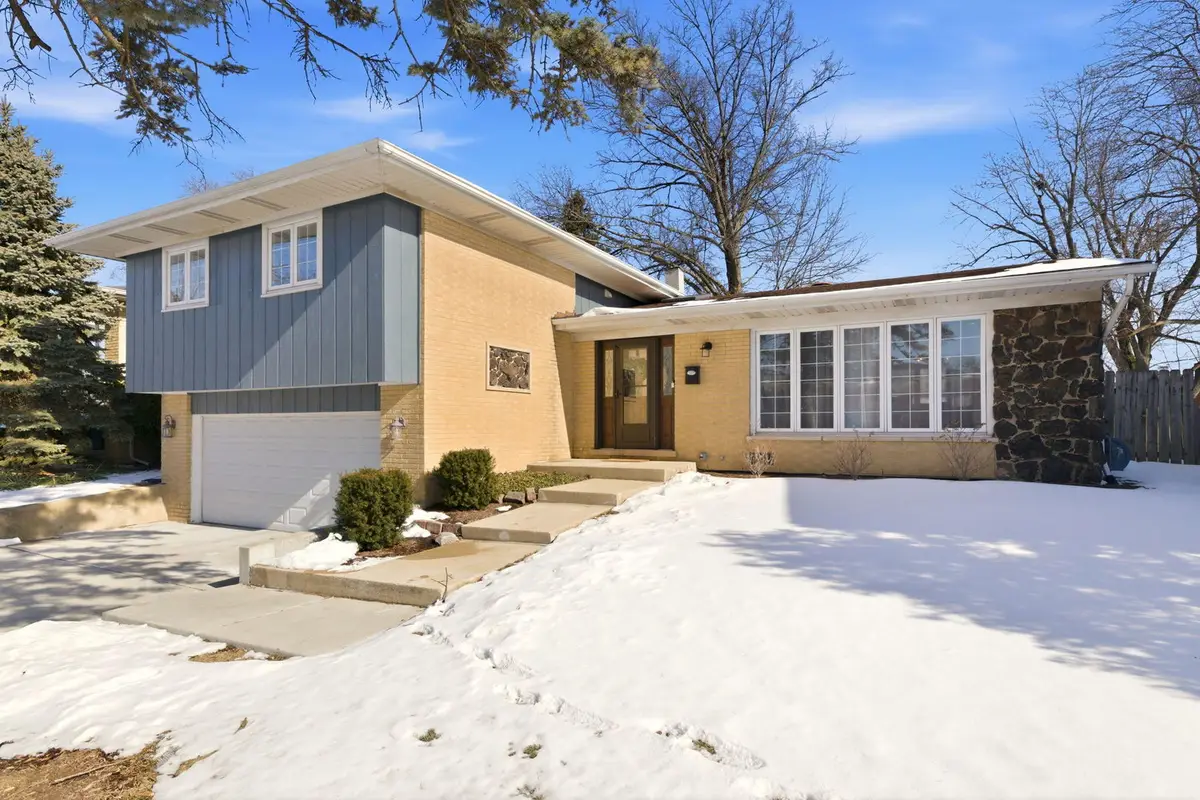 15113 Willow Lane, Oak Forest, IL 60452 - Image #1