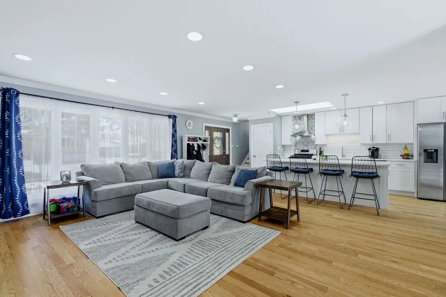 15113 Willow Lane, Oak Forest, IL 60452 - Image #2