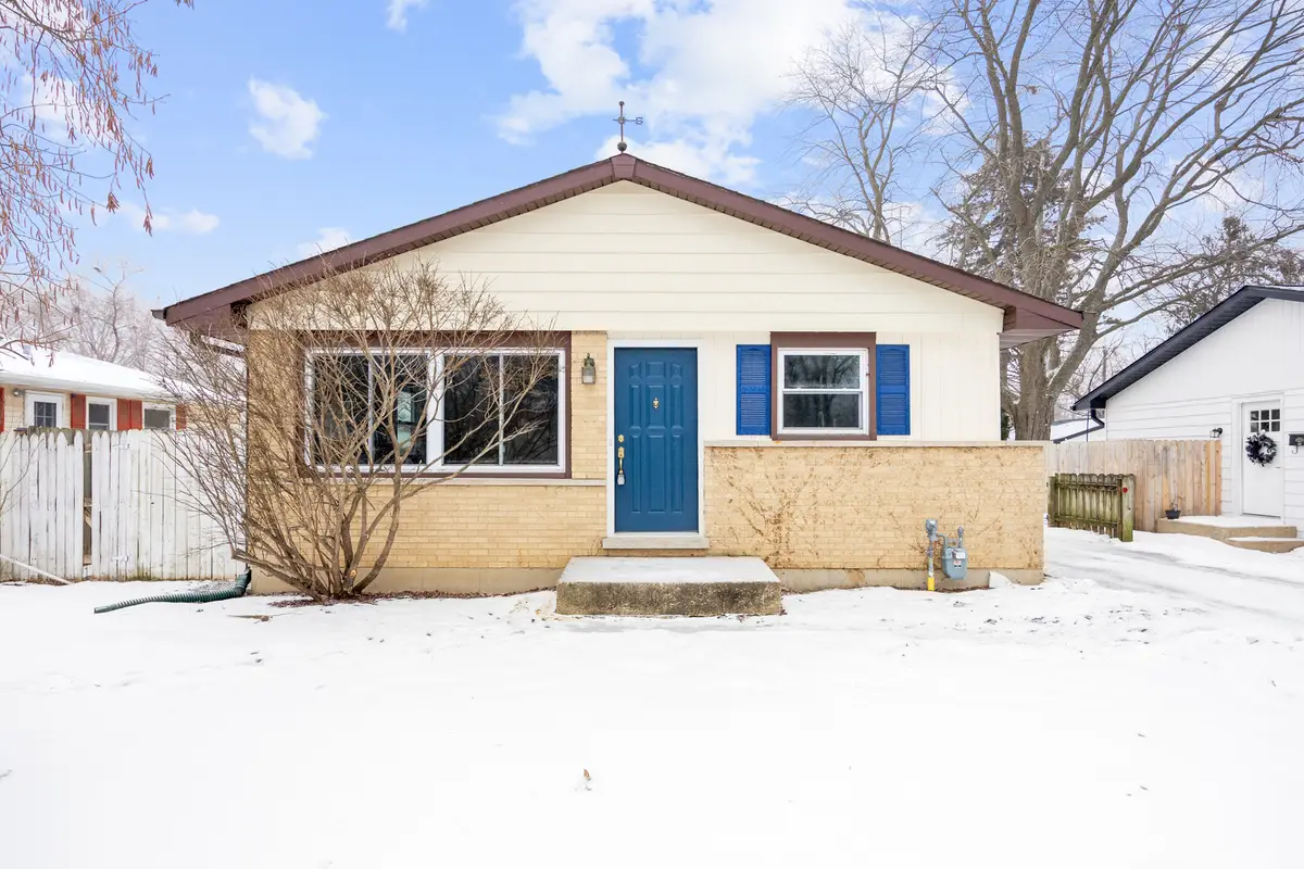 219 N Ridgemoor Avenue, Mundelein, IL 60060 - #1