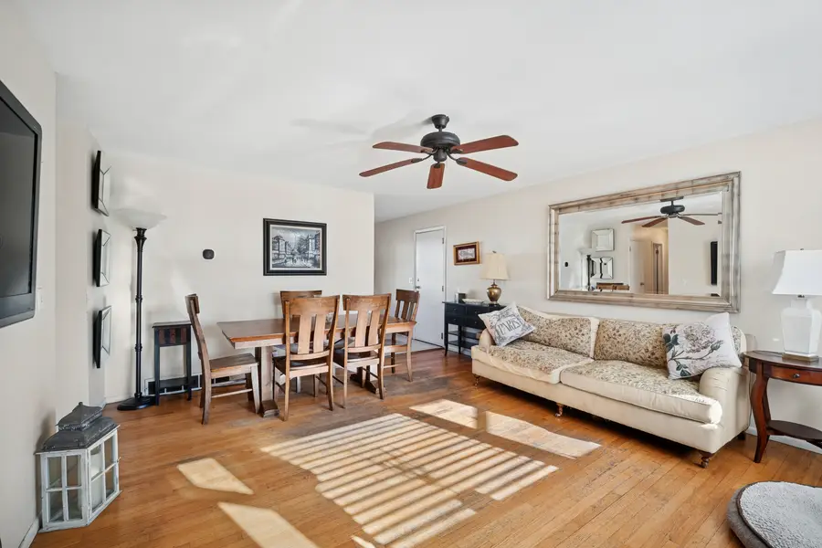 722 S 9th Avenue, Saint Charles, IL 60174 - #2