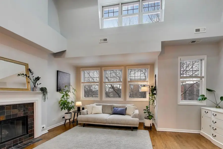 2852 N Damen Avenue #3, Chicago, IL 60618 - #3