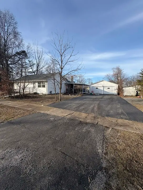 105 E Benedict Street, Valier, IL 62891