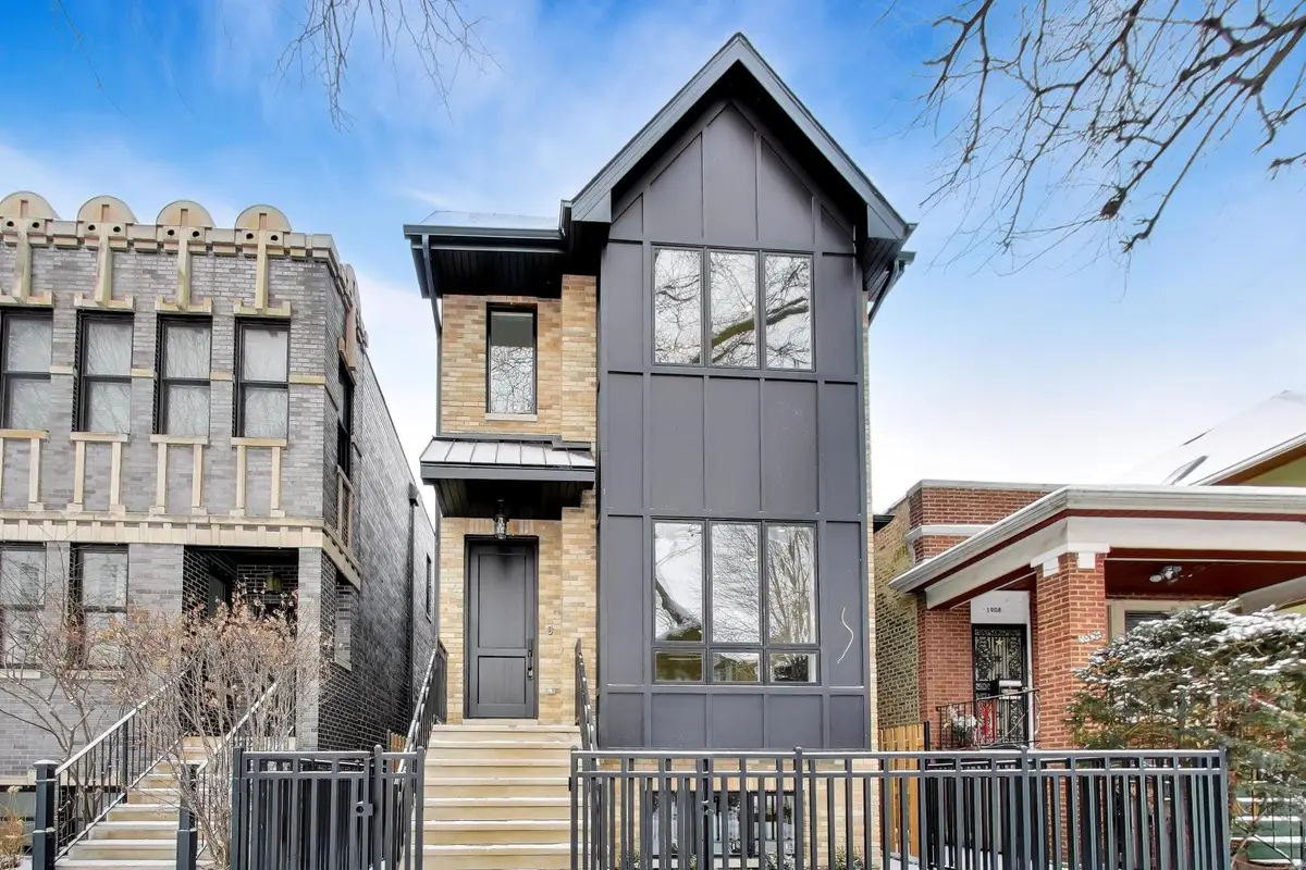 1910 W Fletcher Street, Chicago, IL 60657 - Image #1