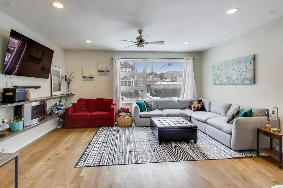 1214 N Rockwell Street, Chicago, IL 60622 - Image #2