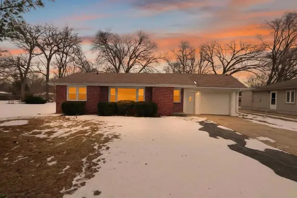 28 Liberty Boulevard, Machesney Park, IL 61115