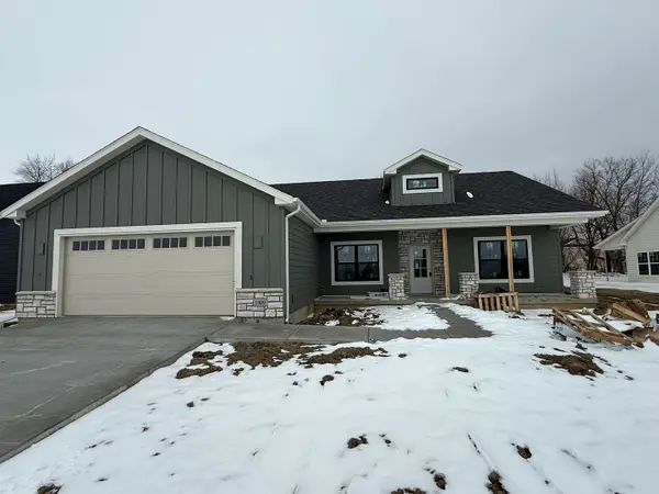 1909 S Stone Creek Boulevard, Urbana, IL 61802