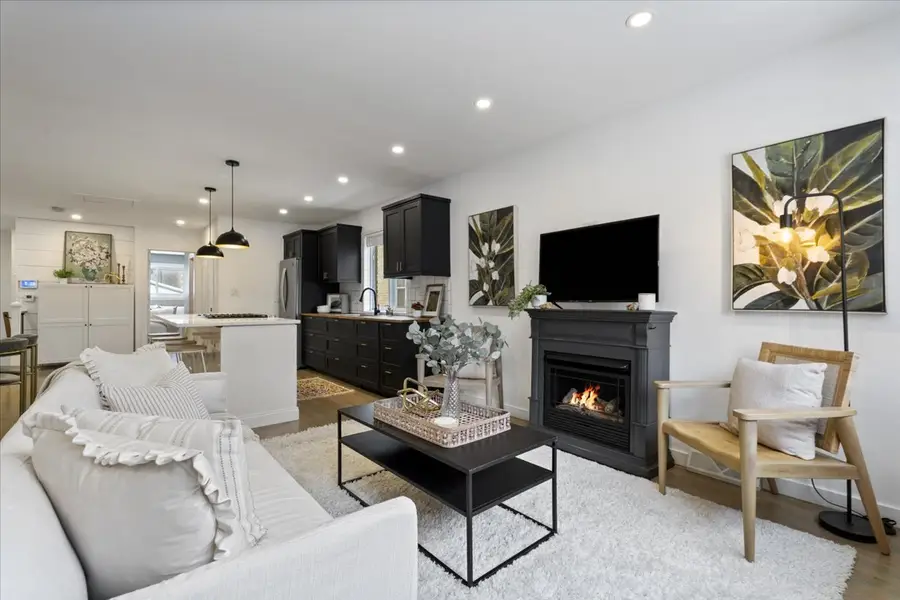 2854 N Richmond Street, Chicago, IL 60618 - #3