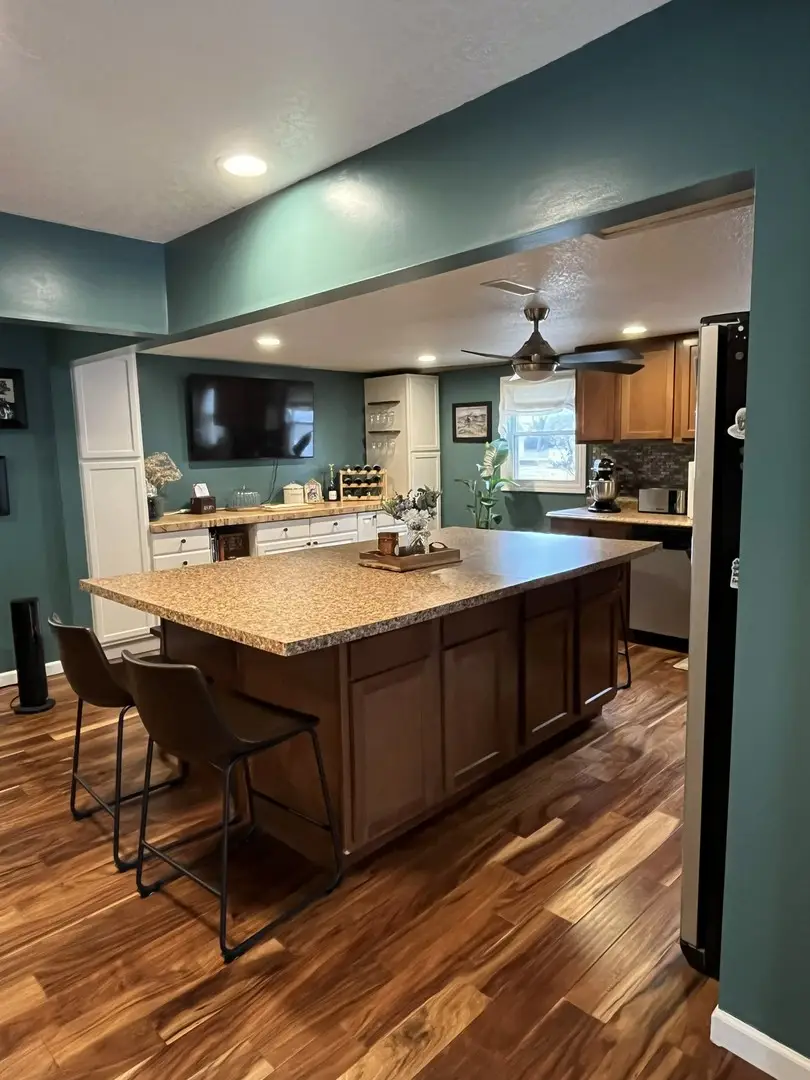 1305 Wisconsin Street, Le Claire, IA 52753 - #3