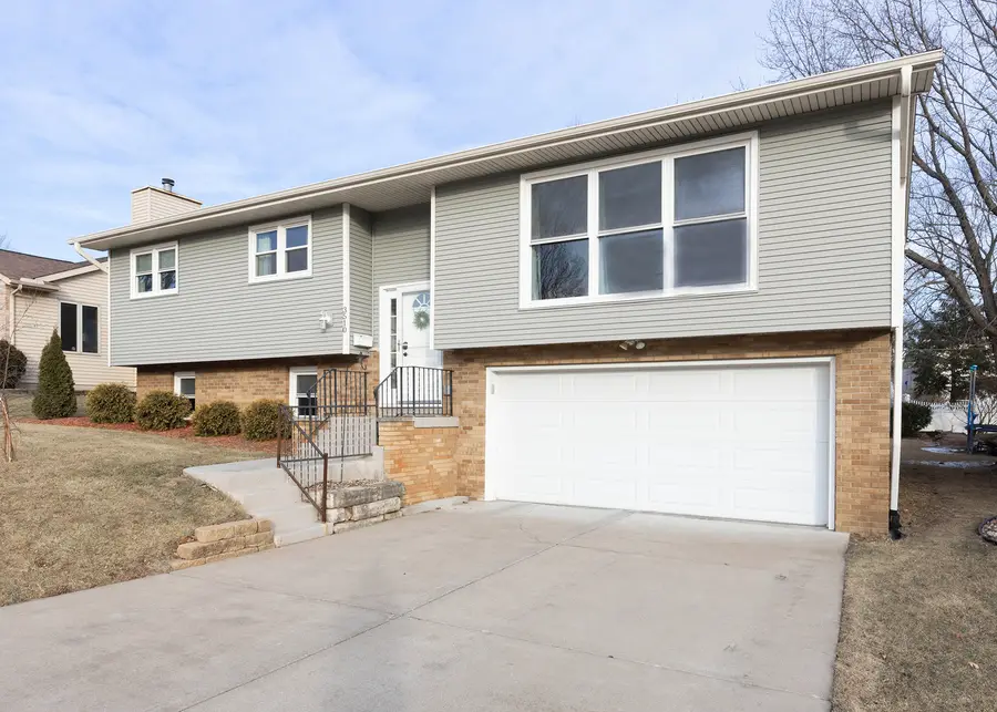 3510 35th Street, Moline, IL 61265 - #2