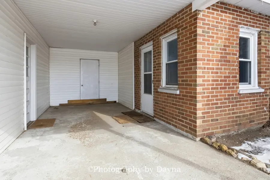 6045 E 2250s Road, Saint Anne, IL 60964 - Image #2