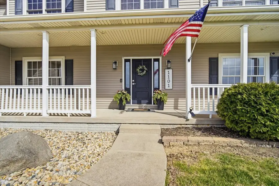 1101 N Pine Street, El Paso, IL 61738 - #2