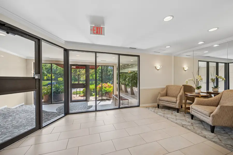 2000 Chestnut Avenue #103, Glenview, IL 60025 - #3