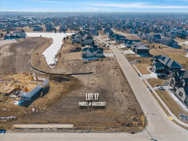 6597 Cardinal Road, Bettendorf, IA 52722