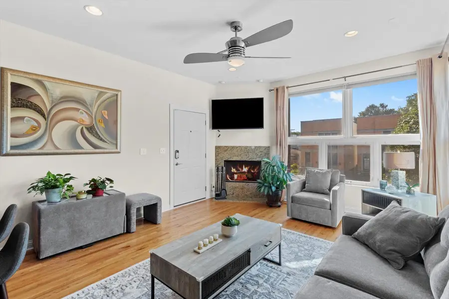 450 E Bowen Avenue #2W, Chicago, IL 60653 - #3