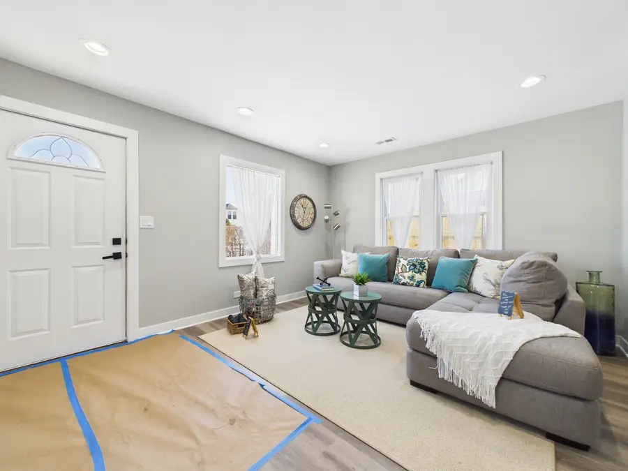 1728 N 35th Avenue, Stone Park, IL 60165 - #3