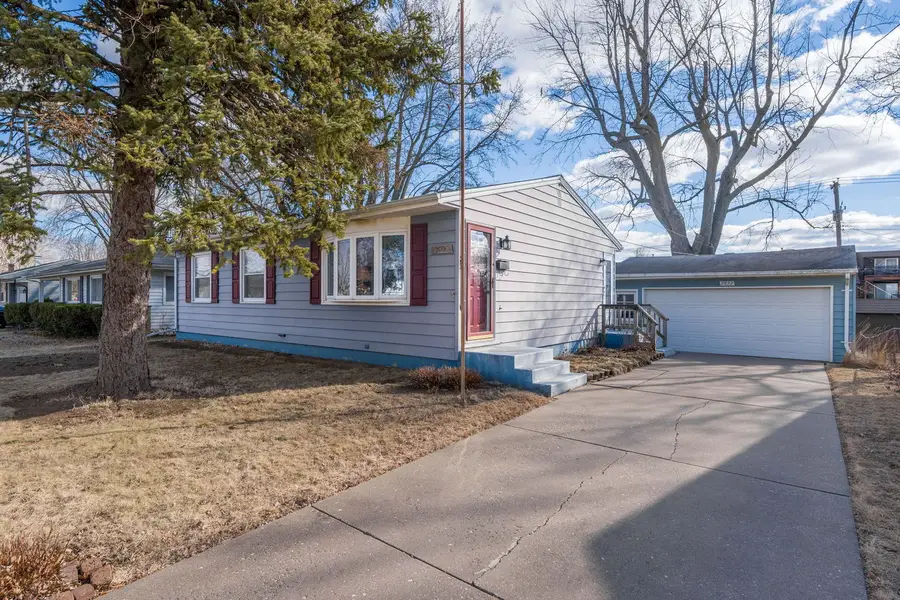 2827 W 13th Street, Davenport, IA 52804 - Image #3