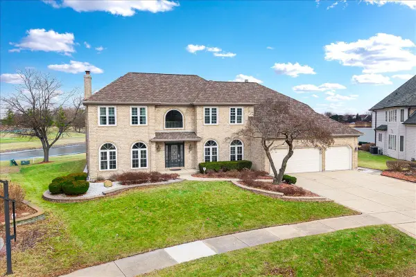 1517 Pine Lake Drive, Naperville, IL 60564