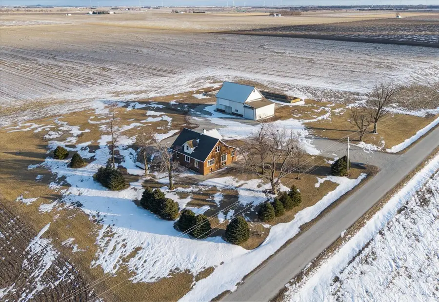 10788 N 1000 East Road, Chenoa, IL 61726 - #2