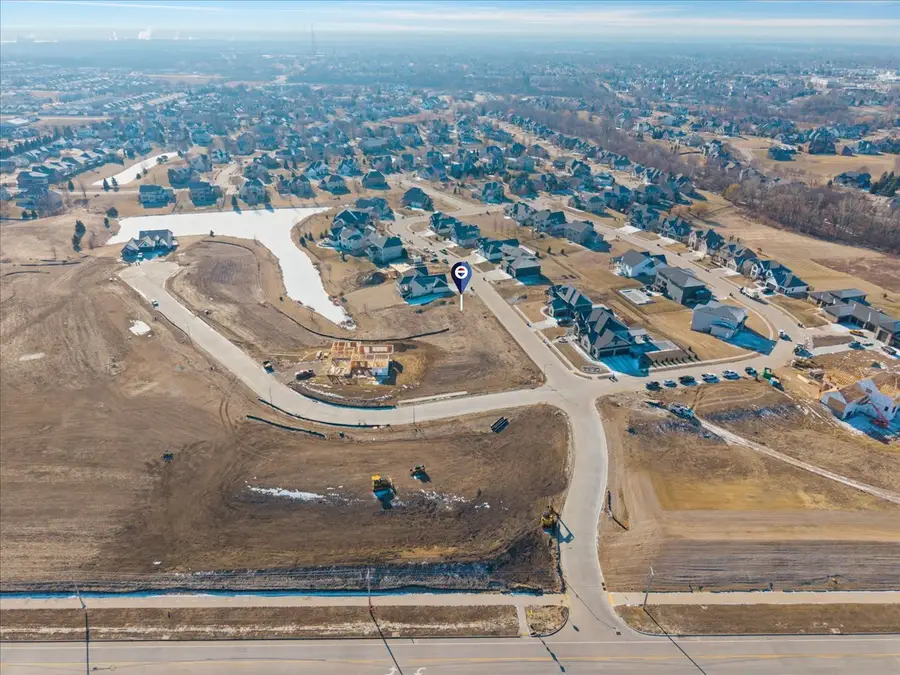 6565 Cardinal Road, Bettendorf, IA 52722 - #2