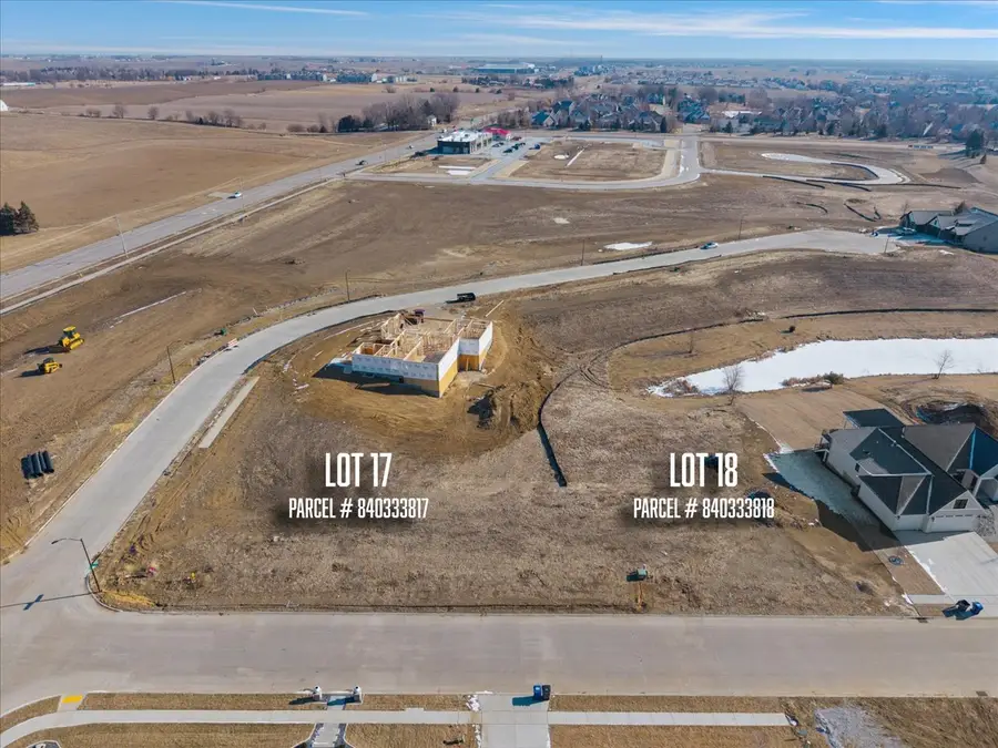 6565 Cardinal Road, Bettendorf, IA 52722 - #3