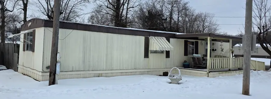 1129 W Dorris Street, Harrisburg, IL 62946 - Image #2