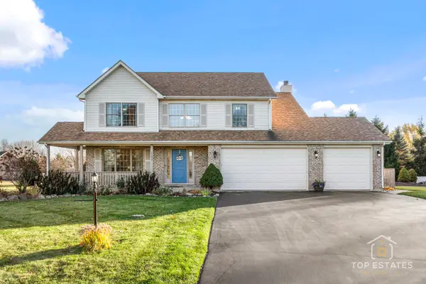 2303 Fox Bluff Lane, Spring Grove, IL 60081