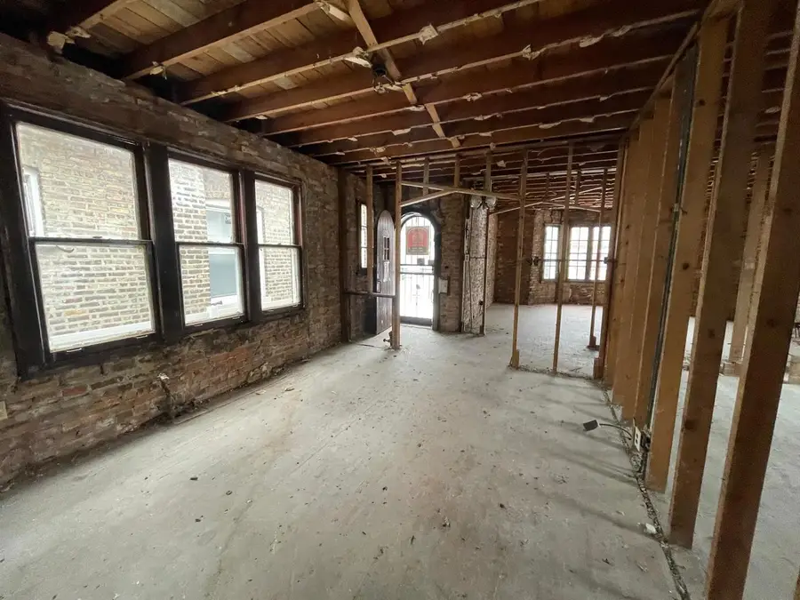 8325 S Cregier Avenue, Chicago, IL 60617 - Image #2