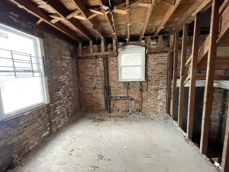 8325 S Cregier Avenue, Chicago, IL 60617 - Image #3