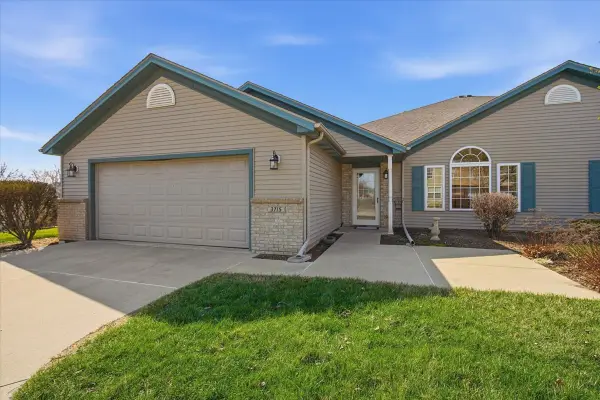 3715 Wine Way, Bloomington, IL 61704