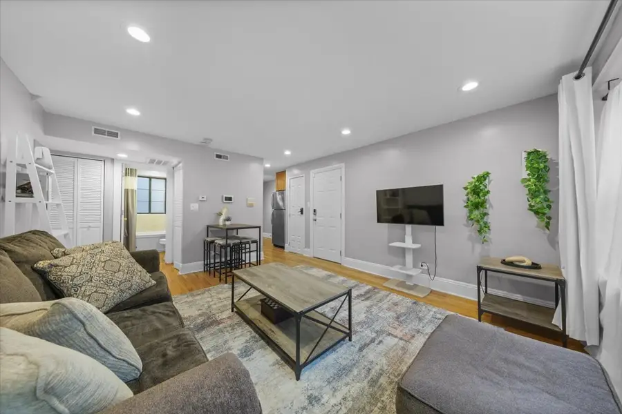 7423 N Sheridan Road #2W, Chicago, IL 60626 - Image #3