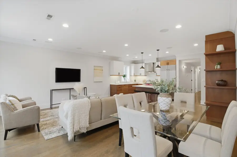 1304 N Hoyne Avenue #3, Chicago, IL 60622 - Image #2