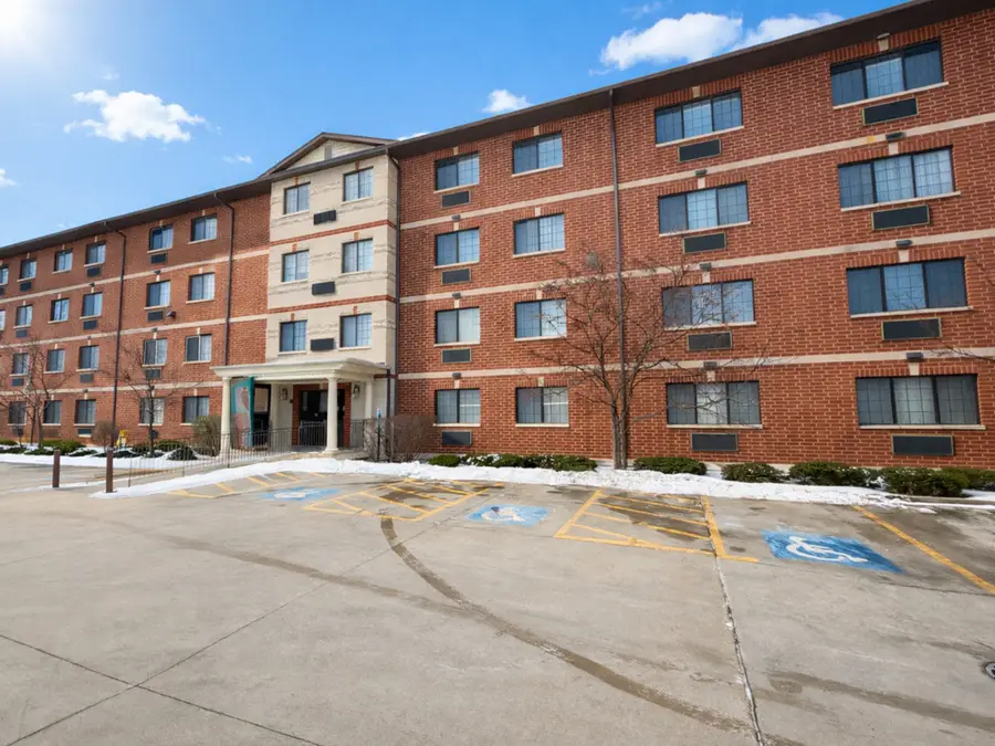 3370 W Brooke Avenue #410, Waukegan, IL 60087 - #2